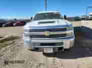 2018 Chevrolet Silverado 3500HD Work Truck с VIN 1GC4KYCYXJF243292, выставлен на аукционе Copart как лот 65922415 с пробегом 170 894 миль миль и Чистый • Clean title. История ставок и продаж доступна на DreamBid. Изображение 5.