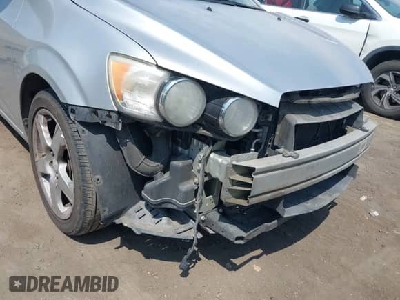 2013 Chevrolet Sonic с VIN 1G1JE6SG5D4172521, выставлен на аукционе IAAI как лот 42168870 с пробегом 190 558 миль миль и . История ставок и продаж доступна на DreamBid. Изображение 13.