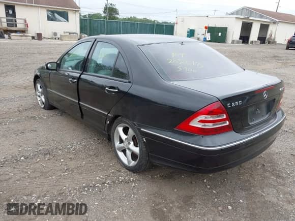 2006 Mercedes-Benz C 280 Luxury with VIN WDBRF92H56F738281, listed as a IAAI auction lot 42725601 with Not provided miles and . Bid and sale history available at DreamBid. Image 3.