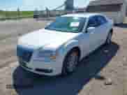 2014 Chrysler 300 с VIN 2C3CCARGXEH211742, выставлен на аукционе IAAI как лот 43110813 с пробегом 184 642 миль миль и . История ставок и продаж доступна на DreamBid. Изображение 2.