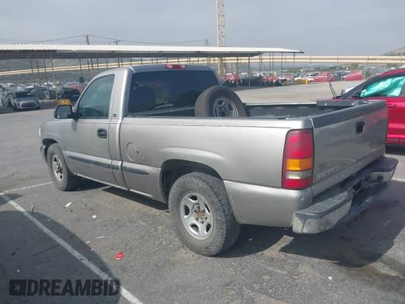 2002 GMC Sierra 1500 SLE with VIN 1GTEC14V72Z189141, listed as a IAAI auction lot 42174430 with 259,771 mi miles and . Bid and sale history available at DreamBid. Image 3.