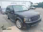 2013 Land Rover Range Rover Sport HSE Lux z VIN SALSK2D45DA770330, wystawiony jako IAAI lot #42925359 z przebiegiem 137 007 mil mil oraz . Historia ofert i sprzedaży dostępna na DreamBid. Obrazek 1.