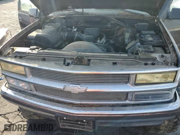 1996 Chevrolet Suburban with VIN 1GNFK16R4TJ409561, listed as a Copart auction lot 83247624 with 146,933 mi miles and Clean title. Bid and sale history available at DreamBid. Image 12.
