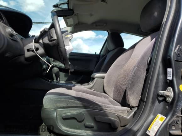 2013 Chevrolet Impala LS с VIN 2G1WF5E31D1158889, выставлен на аукционе Copart как лот 81702165 с пробегом 132 514 миль миль и Списание • Salvage title. История ставок и продаж доступна на DreamBid. Изображение 7.