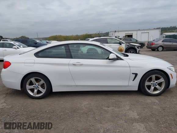 2014 BMW 4 Series 428i xDrive с VIN WBA3N9C55EK244603, выставлен на аукционе IAAI как лот 43272504 с пробегом 105 049 миль миль и . История ставок и продаж доступна на DreamBid. Изображение 13.