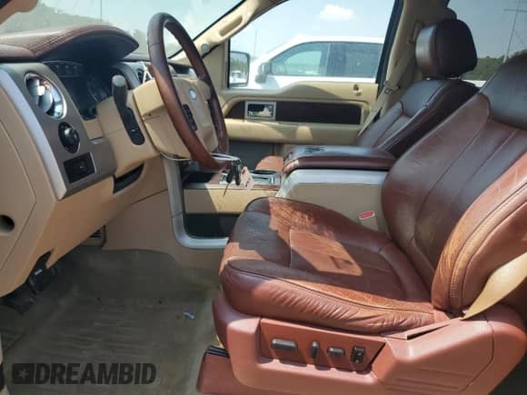 2013 Ford F-150 King Ranch z VIN 1FTFW1ET2DKF19692, wystawiony jako Copart lot #81088455 z przebiegiem 155 567 mil mil oraz Szkoda całkowita • Salvage title. Historia ofert i sprzedaży dostępna na DreamBid. Obrazek 7.