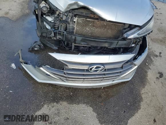 2020 Hyundai Elantra SE с VIN KMHD74LF1LU926825, выставлен на аукционе Copart как лот 81186345 с пробегом 152 225 миль миль и Списание • Salvage title. История ставок и продаж доступна на DreamBid. Изображение 12.