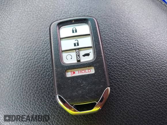 2022 Honda Pilot Touring 7-Passenger z VIN 5FNYF5H66NB034248, wystawiony jako IAAI lot #41777362 z przebiegiem 26 611 mil mil oraz . Historia ofert i sprzedaży dostępna na DreamBid. Obrazek 11.