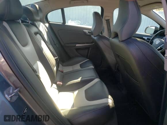 2016 Volvo S60 T5 Platinum с VIN YV4612UM3G2000408, выставлен на аукционе Copart как лот 51569394 с пробегом 66 094 миль миль и . История ставок и продаж доступна на DreamBid. Изображение 10.