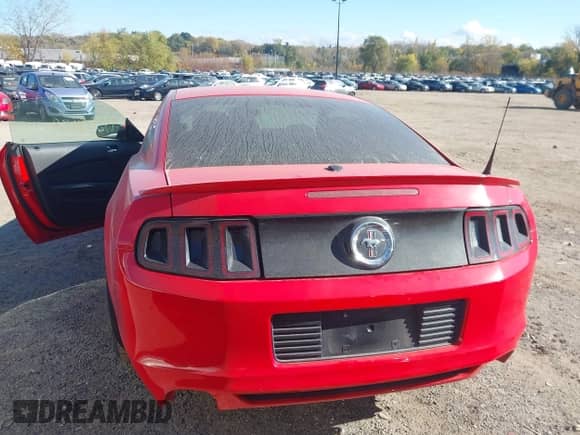 2014 Ford Mustang Premium with VIN 1ZVBP8AM1E5203717, listed as a IAAI auction lot 43550488 with 106,905 mi miles and . Bid and sale history available at DreamBid. Image 16.