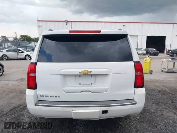 2015 Chevrolet Suburban LTZ with VIN 1GNSCKKC4FR239114, listed as a IAAI auction lot 42832146 with 183,711 mi miles and . Bid and sale history available at DreamBid. Image 16.