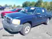2006 Dodge Dakota ST with VIN 1D7HW28K36S565395, listed as a IAAI auction lot 43136301 with 178,410 mi miles and . Bid and sale history available at DreamBid. Image 2.