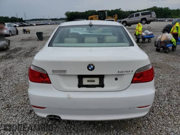 2009 BMW 5 Series 528i z VIN WBANU53519C118291, wystawiony jako Copart lot #60095455 z przebiegiem Nie podano mil oraz Szkoda całkowita • Salvage title. Historia ofert i sprzedaży dostępna na DreamBid. Obrazek 6.
