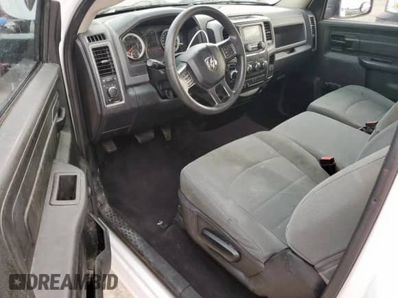 2018 Ram 1500 Tradesman z VIN 3C6JR6DT0JG195443, wystawiony jako Copart lot #54063815 z przebiegiem 163 035 mil mil oraz Szkoda całkowita • Salvage title. Historia ofert i sprzedaży dostępna na DreamBid. Obrazek 8.