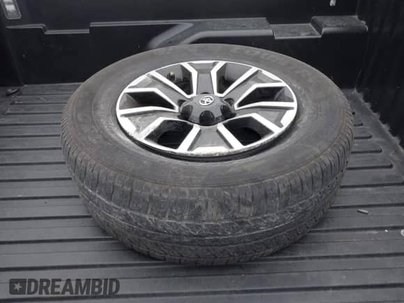 2022 Toyota Tacoma SR z VIN 3TMCZ5AN0NM457728, wystawiony jako IAAI lot #43145317 z przebiegiem 49 271 mil mil oraz . Historia ofert i sprzedaży dostępna na DreamBid. Obrazek 12.