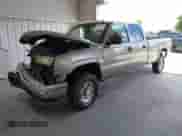 2006 Chevrolet Silverado 2500HD LT3 z VIN 1GCHK23D16F237450, wystawiony jako IAAI lot #42576469 z przebiegiem 170 829 mil mil oraz . Historia ofert i sprzedaży dostępna na DreamBid. Obrazek 18.