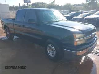 2005 Chevrolet Silverado 1500 LS z VIN 2GCEC19TX51276553, wystawiony jako IAAI lot #43365837 z przebiegiem 304 626 mil mil oraz . Historia ofert i sprzedaży dostępna na DreamBid. Obrazek 1.