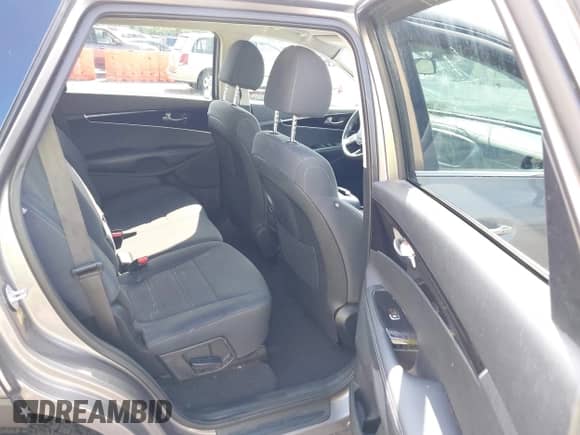 2019 Kia Sorento LX с VIN 5XYPGDA39KG526604, выставлен на аукционе IAAI как лот 42860511 с пробегом 119 440 миль миль и . История ставок и продаж доступна на DreamBid. Изображение 8.