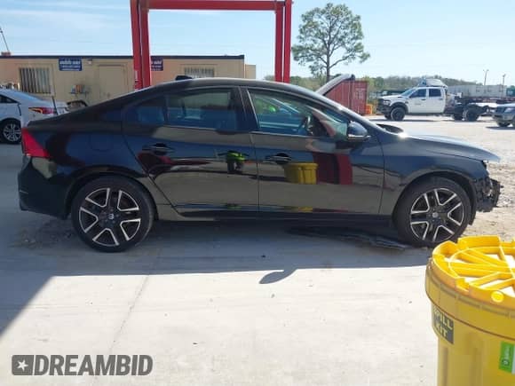 2017 Volvo S60 Dynamic с VIN YV140MTL8H2432506, выставлен на аукционе IAAI как лот 41699488 с пробегом 119 907 миль миль и . История ставок и продаж доступна на DreamBid. Изображение 14.