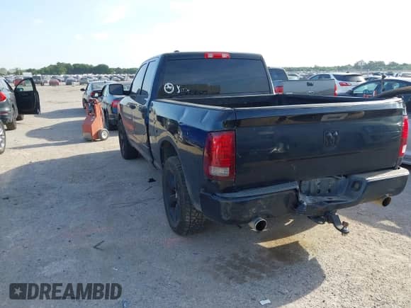 2013 Ram 1500 Express z VIN 1C6RR6FT9DS717287, wystawiony jako IAAI lot #42550627 z przebiegiem 199 739 mil mil oraz . Historia ofert i sprzedaży dostępna na DreamBid. Obrazek 3.