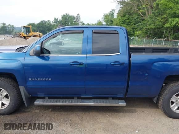 2015 Chevrolet Silverado 1500 LT z VIN 1GCVKREH0FZ343656, wystawiony jako IAAI lot #42694051 z przebiegiem 157 425 mil mil oraz . Historia ofert i sprzedaży dostępna na DreamBid. Obrazek 14.