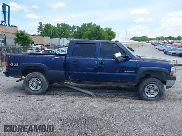 2002 Chevrolet Silverado 2500HD LS с VIN 1GCHK23U12F195114, выставлен на аукционе IAAI как лот 42514216 с пробегом 315 177 миль миль и . История ставок и продаж доступна на DreamBid. Изображение 13.