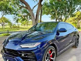 2021 Lamborghini Urus with VIN ZPBUA1ZL0MLA13913, listed as a Copart auction lot 84061045 with 32,057 mi miles and Salvage title. Bid and sale history available at DreamBid. Image 2.