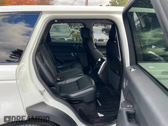 2019 Land Rover Range Rover Sport SE with VIN SALWG2RV5KA418723, listed as a Copart auction lot 85418085 with 125,972 mi miles and Clean title. Bid and sale history available at DreamBid. Image 6.