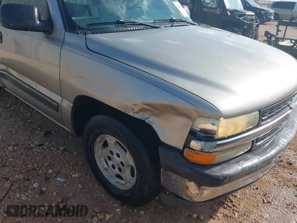 2000 Chevrolet Silverado 1500 LS with VIN 1GCEC14W2YZ179649, listed as a IAAI auction lot 42525015 with 284,859 mi miles and . Bid and sale history available at DreamBid. Image 6.