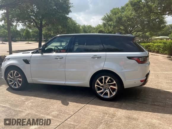2018 Land Rover Range Rover Sport HSE Dynamic with VIN SALWV2SV3JA698608, listed as a Copart auction lot 61170055 with 44,784 mi miles and Clean title. Bid and sale history available at DreamBid. Image 3.