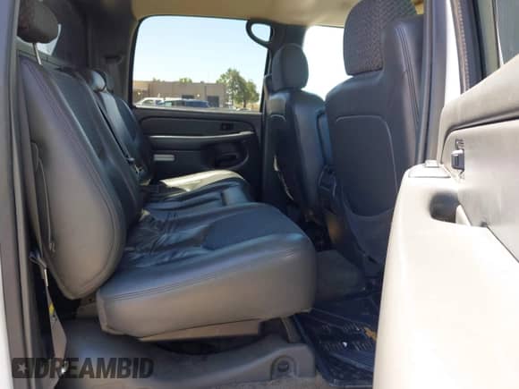 2003 Chevrolet Avalanche z VIN 3GNEK13T43G227534, wystawiony jako IAAI lot #42242463 z przebiegiem 175 739 mil mil oraz . Historia ofert i sprzedaży dostępna na DreamBid. Obrazek 8.
