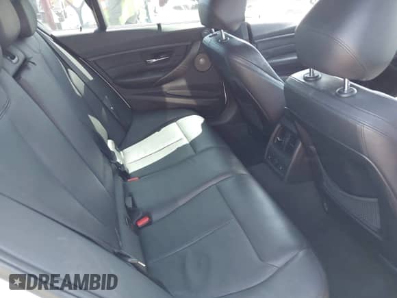 2013 BMW 3 Series 335i z VIN WBA3A9G58DNR97089, wystawiony jako IAAI lot #42542676 z przebiegiem 102 867 mil mil oraz . Historia ofert i sprzedaży dostępna na DreamBid. Obrazek 8.