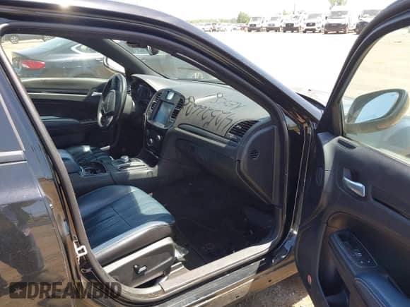 2016 Chrysler 300 S с VIN 2C3CCAGG4GH157280, выставлен на аукционе IAAI как лот 42526628 с пробегом 190 847 миль миль и . История ставок и продаж доступна на DreamBid. Изображение 5.