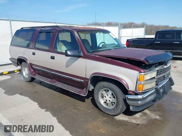 1993 Chevrolet Suburban с VIN 1GNEC16K3PJ328021, выставлен на аукционе IAAI как лот 41927706 с пробегом 276 597 миль миль и . История ставок и продаж доступна на DreamBid. Изображение 1.