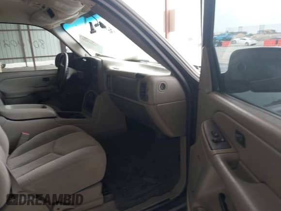 2005 Chevrolet Avalanche LS z VIN 3GNEK12Z35G187827, wystawiony jako IAAI lot #42026936 z przebiegiem 155 266 mil mil oraz . Historia ofert i sprzedaży dostępna na DreamBid. Obrazek 5.