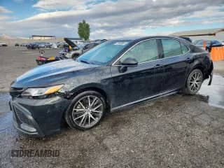 2021 Toyota Camry SE with VIN 4T1G11AK1MU525936, listed as a Copart auction lot 84570115 with 88,468 mi miles and Clean title. Bid and sale history available at DreamBid. Image 1.