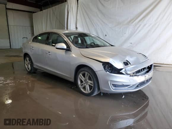 2015 Volvo S60 T5 Platinum с VIN YV1612TM2F2353008, выставлен на аукционе Copart как лот 69185513 с пробегом 70 403 миль миль и . История ставок и продаж доступна на DreamBid. Изображение 4.