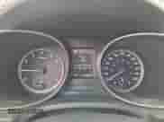 2017 Hyundai Santa Fe 2.4L z VIN 5XYZUDLB2HG481343, wystawiony jako Copart lot #84001085 z przebiegiem 134 027 mil mil oraz Czysty tytuł • Clean title. Historia ofert i sprzedaży dostępna na DreamBid. Obrazek 8.
