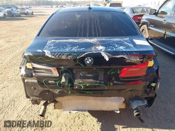 2019 BMW 5 Series 530e xDrive z VIN WBAJB1C58KB375764, wystawiony jako IAAI lot #40611361 z przebiegiem 45 895 mil mil oraz . Historia ofert i sprzedaży dostępna na DreamBid. Obrazek 16.