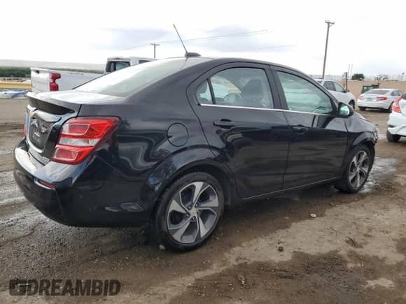 2020 Chevrolet Sonic Premier z VIN 1G1JF5SB9L4113627, wystawiony jako Copart lot #57494115 z przebiegiem 89 223 mil mil oraz Szkoda całkowita • Salvage title. Historia ofert i sprzedaży dostępna na DreamBid. Obrazek 3.