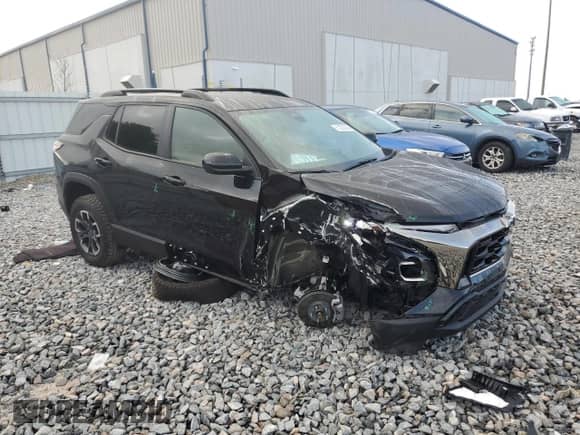 2025 Chevrolet Equinox FWD ACTIV z VIN 3GNAXKEG5SL175634, wystawiony jako Copart lot #51323335 z przebiegiem 4 494 mil mil oraz Szkoda całkowita • Salvage title. Historia ofert i sprzedaży dostępna na DreamBid. Obrazek 4.