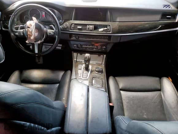 2016 BMW 5 Series 550i xDrive с VIN WBAKP9C5XGD980949, выставлен на аукционе Copart как лот 82103085 с пробегом 74 821 миль миль и Чистый • Clean title. История ставок и продаж доступна на DreamBid. Изображение 8.