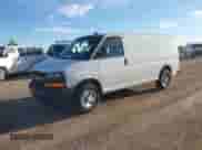 2019 Chevrolet Express Cargo z VIN 1GCWGAFP0K1326202, wystawiony jako IAAI lot #43374680 z przebiegiem 163 534 mil mil oraz . Historia ofert i sprzedaży dostępna na DreamBid. Obrazek 17.