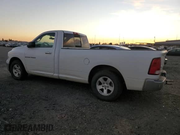 2011 Ram 1500 ST z VIN 3D7JB1EP6BG518516, wystawiony jako Copart lot #79081864 z przebiegiem 114 392 mil mil oraz Czysty tytuł • Clean title. Historia ofert i sprzedaży dostępna na DreamBid. Obrazek 2.