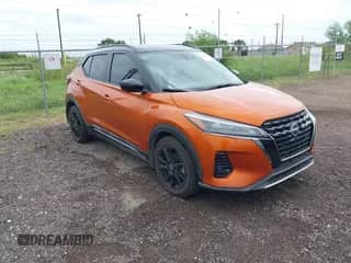 2023 Nissan Kicks SR с VIN 3N1CP5DV0PL548897, выставлен на аукционе IAAI как лот 42627264 с пробегом 17 436 миль миль и . История ставок и продаж доступна на DreamBid. Изображение 1.