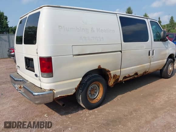 2007 Ford Econoline Cargo Commercial with VIN 1FTNE14W37DA68968, listed as a IAAI auction lot 42978042 with 207,522 mi miles and . Bid and sale history available at DreamBid. Image 4.