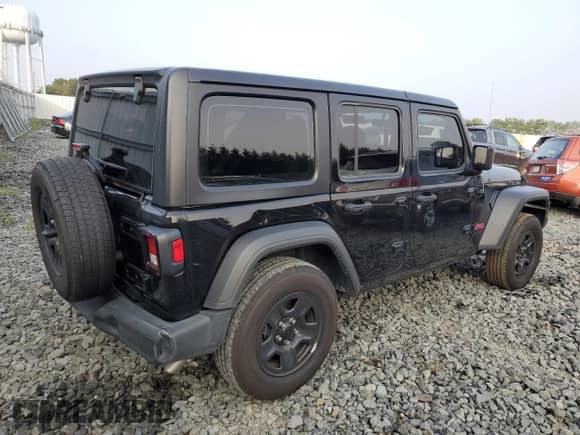 2022 Jeep Wrangler Unlimited Sport with VIN 1C4HJXDNXNW199299, listed as a Copart auction lot 67140934 with 30,996 mi miles and Salvage title. Bid and sale history available at DreamBid. Image 3.