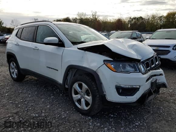 2019 Jeep Compass Latitude with VIN 3C4NJDBB2KT729177, listed as a Copart auction lot 86303805 with Not provided miles and Salvage title. Bid and sale history available at DreamBid. Image 4.