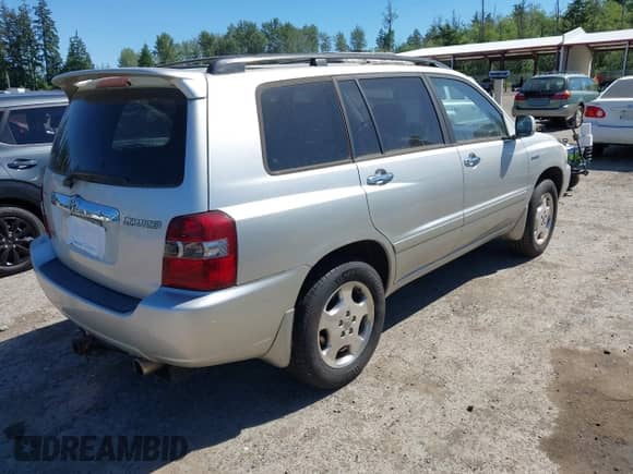 2006 Toyota Highlander with VIN JTEHP21A960185574, listed as a IAAI auction lot 42395844 with 171,466 mi miles and . Bid and sale history available at DreamBid. Image 4.