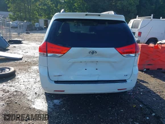 2011 Toyota Sienna LE AAS with VIN 5TDKK3DC4BS172735, listed as a IAAI auction lot 42621828 with 169,766 mi miles and . Bid and sale history available at DreamBid. Image 6.